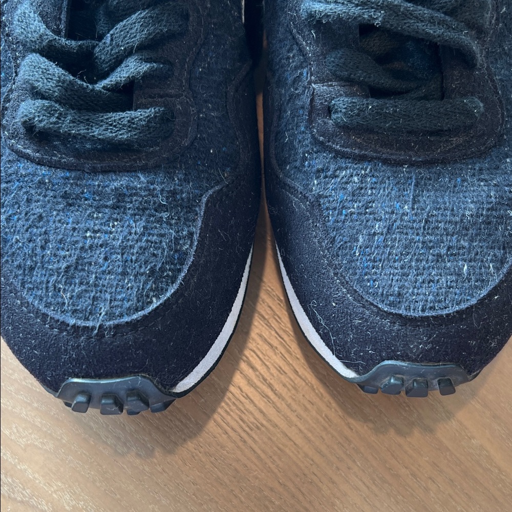 Veja Women’s Black, Blue, White Athletic Sneakers - Size 7 - Picture 8 of 16